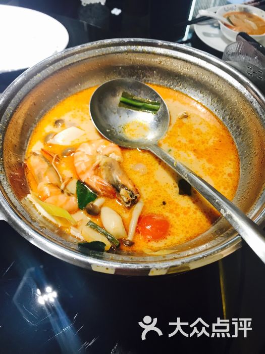 ‘三亿体育’中矿大河洛文化调研团采访刘井薛氏石刻继承人(图1) 三亿体育官网