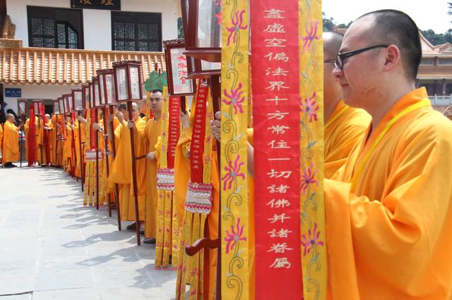 ‘三亿体育手机版’散文诵读《纪念父亲,遥寄寸草心》作者:安稳——XF 诵读:冰心(图4) 三亿体育官网