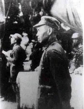 ‘三亿体育手机版’散文诵读《纪念父亲,遥寄寸草心》作者:安稳——XF 诵读:冰心(图3) 三亿体育官网